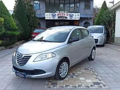 Usata Lancia Ypsilon S 95 CV (69 kW) 2013 Argento Utilitaria