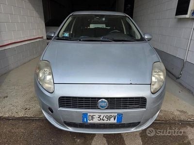 Usata Fiat Grande Punto Dynamic 75 CV (55 kW) 2007 Blu Utilitaria
