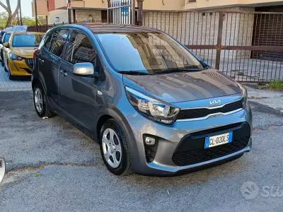 Usata Kia Picanto Urban 65 CV (47 kW) 2022 Grigio Utilitaria