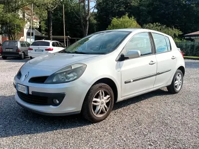 Usata Renault Clio II 75 CV (55 kW) 2006 Grigio Berlina