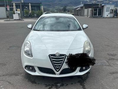 Usata Alfa Romeo Giulietta Distinctive 170 CV (125 kW) 2010 Bianco Utilitaria