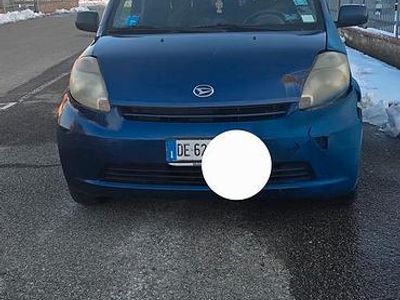 Usata Daihatsu Sirion 69 CV (50 kW) 2006 Blu Utilitaria