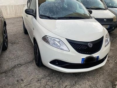 Usata Lancia Ypsilon 69 CV (50 kW) 2020 Bianco Utilitaria