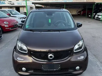 Begagnad Smart ForFour 71 HK (52 kW) 2018 Brun Halvkombi
