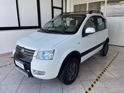 Occasion Fiat Panda 4x4 Climbing 69 ch (50 kW) 2004 Blanc Citadine