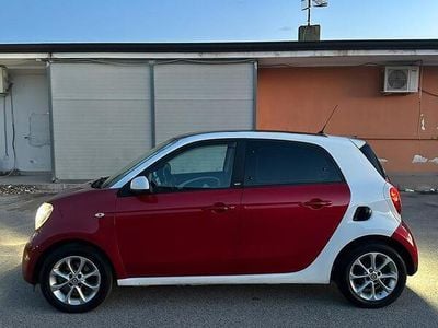 Rosso Usata 2015 Smart ForFour Utilitaria | 8000 € (Molto cara)