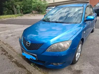 Usata Mazda 3 109 CV (80 kW) 2005 Bluazzurro Berlina