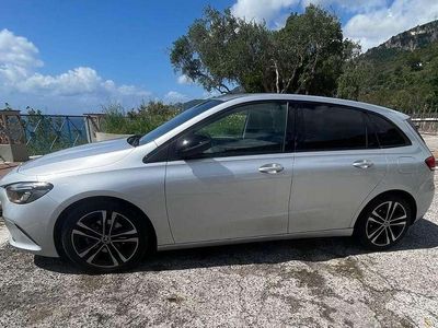 Usata Mercedes B180 116 CV (85 kW) 2019 Argento Utilitaria