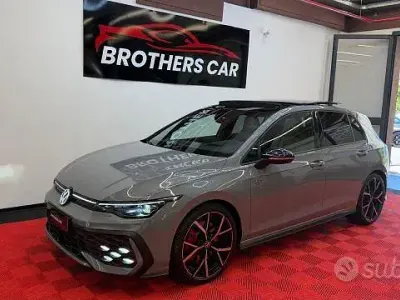 Usata VW Golf VIII GTI 265 CV (194 kW) 2024 Grigio Berlina