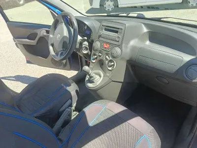 Usata Fiat Panda Emotion 60 CV (44 kW) 2010 Blu/azzurro Utilitaria