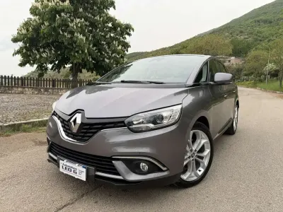 Usata Renault Grand Scénic IV Business 120 CV (88 kW) 2019 Grigio Monovolume