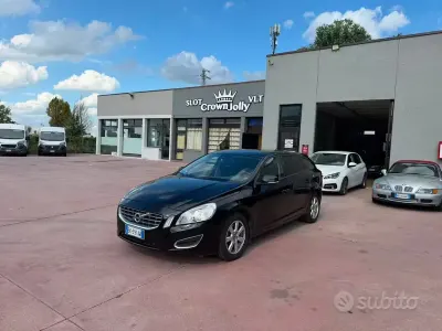 Usata Volvo V60 Summum 180 CV (132 kW) 2011 Nero Station wagon