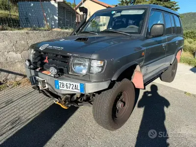 Usata Mitsubishi Pajero 125 CV (91 kW) 1999 Grigio SUV