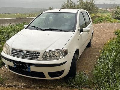 Usata Fiat Punto 69 CV (50 kW) 2007 Bianco Utilitaria