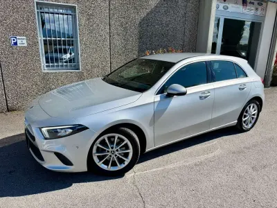 Usata Mercedes A180 116 CV (85 kW) 2019 Argento Berlina