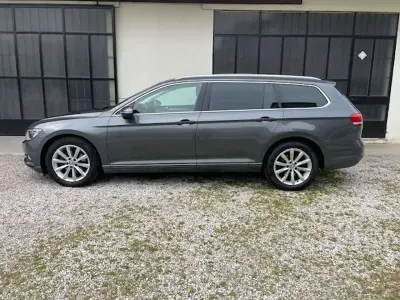 Usata VW Passat Highline 120 CV (88 kW) 2015 Grigio Station wagon