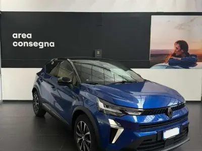 Usata Renault Captur Techno 101 CV (74 kW) 2025 Blu iron SUV