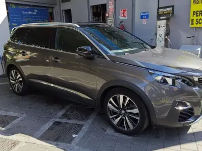 Usata Peugeot 5008 GT 181 CV (133 kW) 2020 Grigio SUV