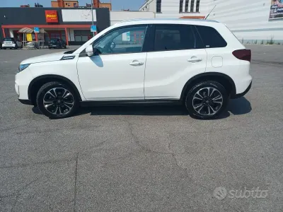 Usata Suzuki Vitara 140 CV (102 kW) 2020 Bianco SUV
