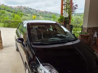 Gebraucht Fiat Punto Easy 69 PS (50 kW) 2012 Schwarz Kleinwagen