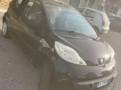 Usata Peugeot 107 68 CV (50 kW) 2006 Nero Utilitaria