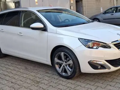 Usata Peugeot 308 SW Allure 120 CV (88 kW) 2016 Bianco perlato Station wagon
