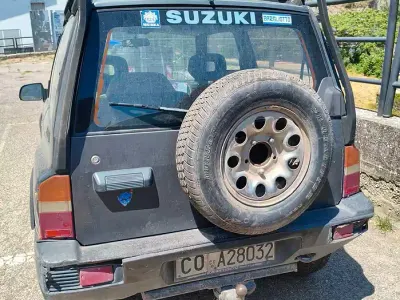 Usata Suzuki Vitara 75 CV (55 kW) 1990 Nero SUV