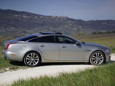 Brugt Jaguar XJ Premium Luxury 275 HK (202 kW) 2012 Sølv Sedan