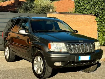 Usata Jeep Grand Cherokee 163 CV (119 kW) 2005 Grigio SUV