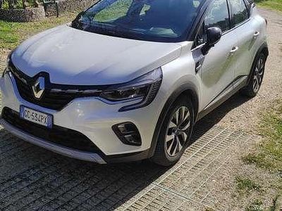 Usata Renault Captur Intens 160 CV (117 kW) 2020 Bianco SUV