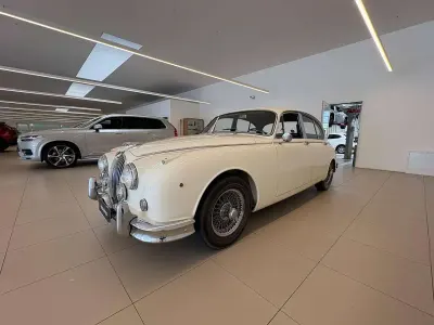 Usata Jaguar MK II 220 CV (161 kW) 1994 Bianco Berlina