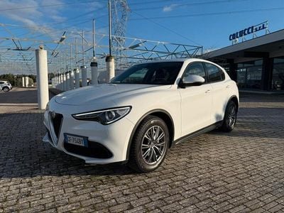 Begagnad Alfa Romeo Stelvio Executive 190 HK (139 kW) 2021 Vit SUV