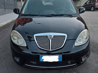 Usata Lancia Ypsilon 77 CV (56 kW) 2012 Nero Utilitaria