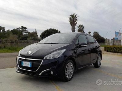Usata Peugeot 208 Active 75 CV (55 kW) 2018 Nero Utilitaria