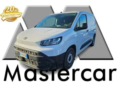 Usata Toyota Proace City City 101 CV (74 kW) 2025 Bianco Monovolume