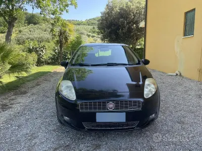 Usata Fiat Grande Punto 75 CV (55 kW) 2009 Nero Utilitaria
