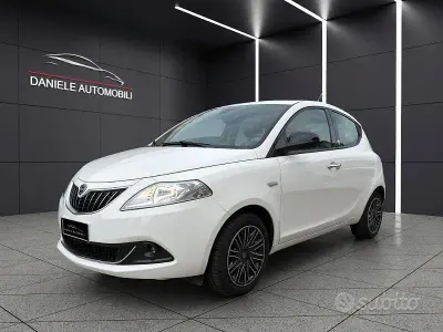Usata Lancia Ypsilon Gold 69 CV (50 kW) 2013 Bianco Utilitaria