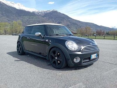 Usata Mini Cooper D 109 CV (80 kW) 2010 Nero Utilitaria