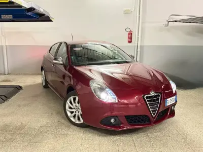 Usata Alfa Romeo Giulietta 170 CV (125 kW) 2011 Rosso Utilitaria