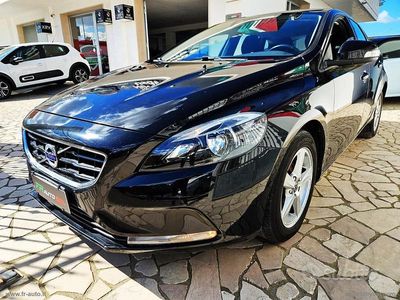 Usata Volvo V40 R-Design Momentum 2016 Nero Berlina