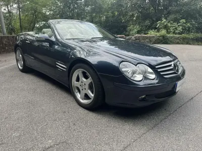 Usata Mercedes SL500 306 CV (225 kW) 2002 Blu/azzurro Cabrio