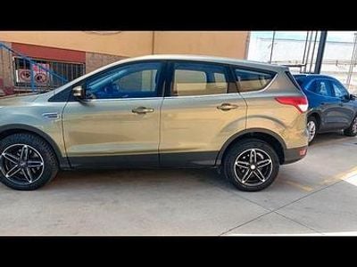 Usata Ford Kuga 140 CV (102 kW) 2013 Verde SUV
