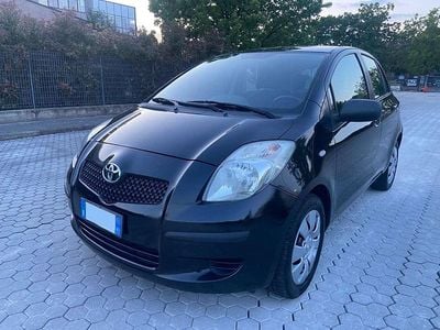 Usata Toyota Yaris 69 CV (50 kW) 2008 Nero Utilitaria