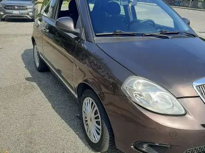 Usata Lancia Ypsilon Platinum 77 CV (56 kW) 2009 Marrone Utilitaria