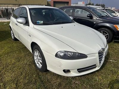 Usata Alfa Romeo 147 Progression 120 CV (88 kW) 2010 Bianco Utilitaria