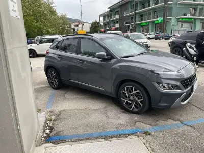 Usata Hyundai Kona 105 CV (77 kW) 2022 Grigio SUV