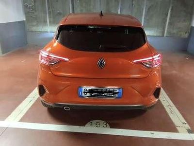 Käytetty Renault Clio V Techno 91 HP (66 kW) 2024 Oranssi Sedan