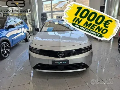 Usata Opel Astra Business Elegance 130 CV (95 kW) 2024 Grigio Utilitaria