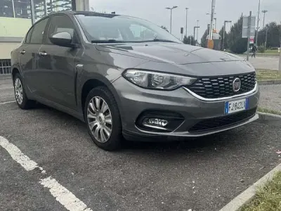 Usata Fiat Tipo Lounge 95 CV (69 kW) 2017 Berlina