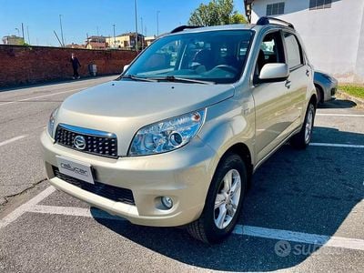 Usata Daihatsu Terios HIRO 105 CV (77 kW) 2009 Giallo SUV